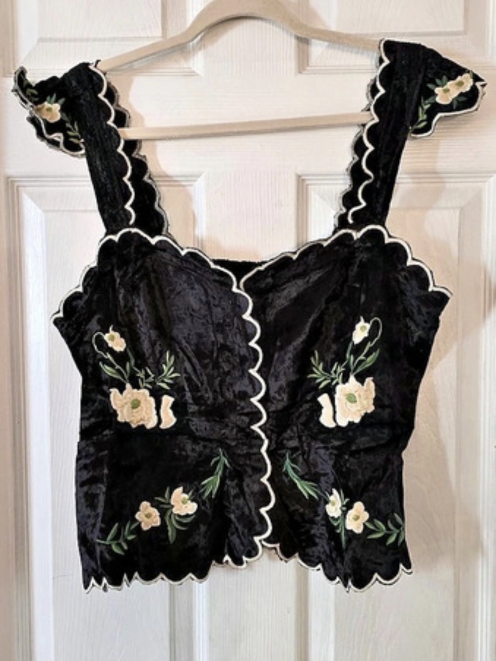 Anthropologie Embroidered Velvet Crop Top Floral Velvet Crop Top in Black Size